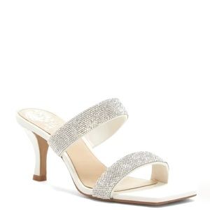 Vince Camuto Aslee white swan slip on Sandal with rhinestones 💎